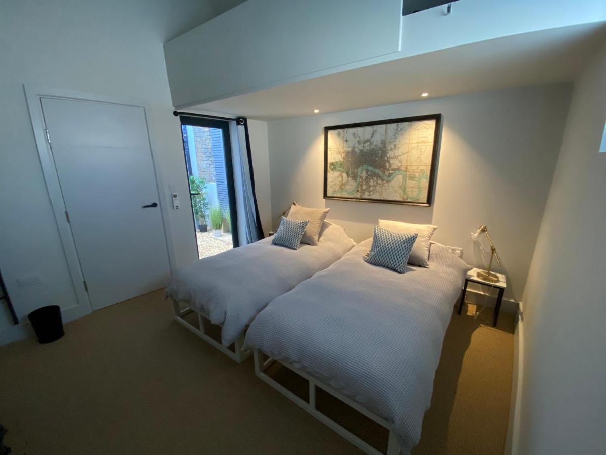 May Road, Stylish Townhouse تويكنهام المظهر الخارجي الصورة