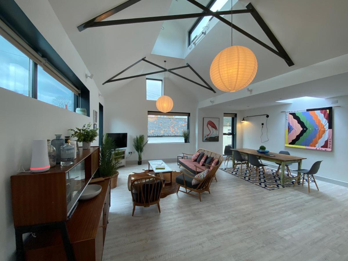 May Road, Stylish Townhouse تويكنهام المظهر الخارجي الصورة