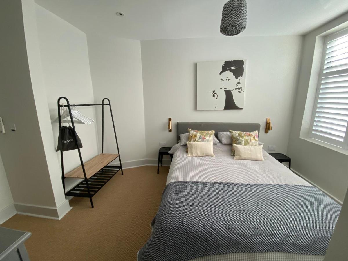 May Road, Stylish Townhouse تويكنهام المظهر الخارجي الصورة