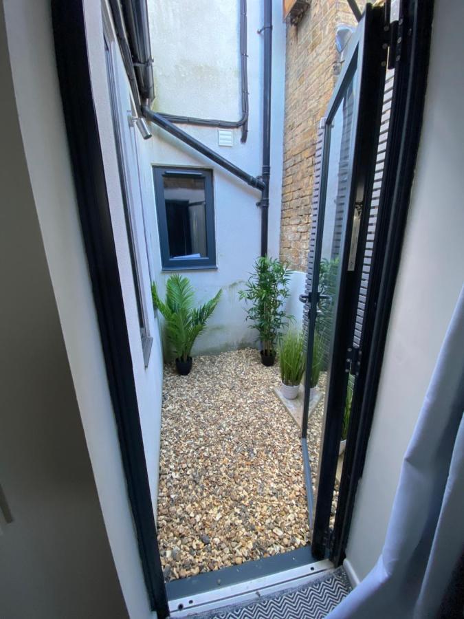 May Road, Stylish Townhouse تويكنهام المظهر الخارجي الصورة